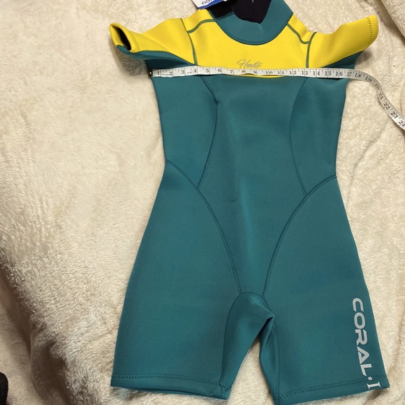 New Hevto Coral 1 shorty wetsuit - Picture 1 of 8